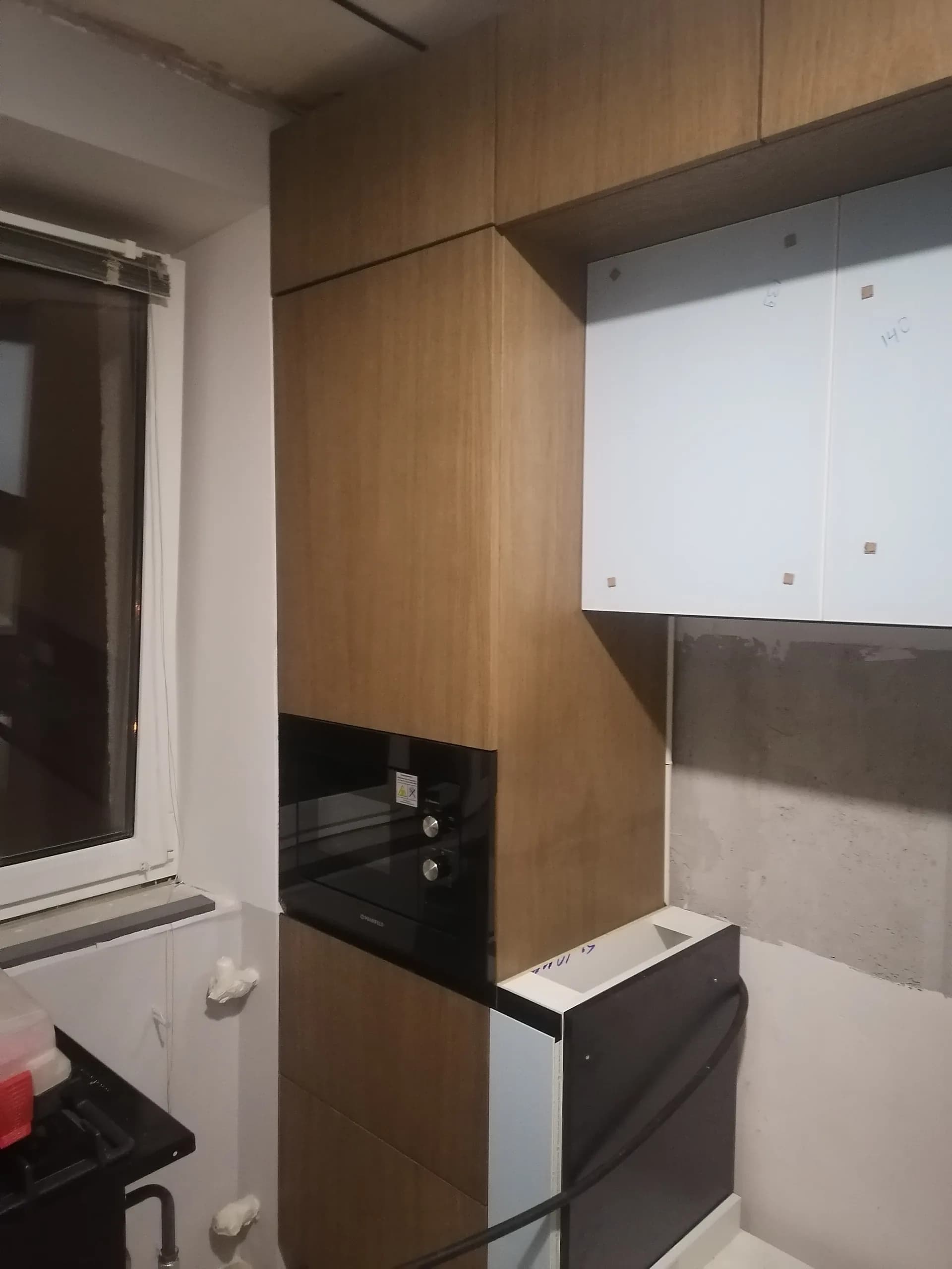 Угловая комбинированная кухня в современном стиле